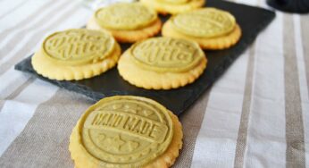 « Petits écoliers ® » version salée pour l’apéritif : biscuit salé, fromage frais et gelée d’olives