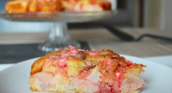 Gâteau lyonnais aux poires et aux pralines roses
