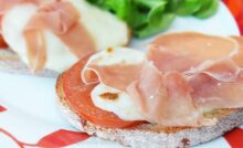 Bruschetta tomate, mozzarella et jambon serrano